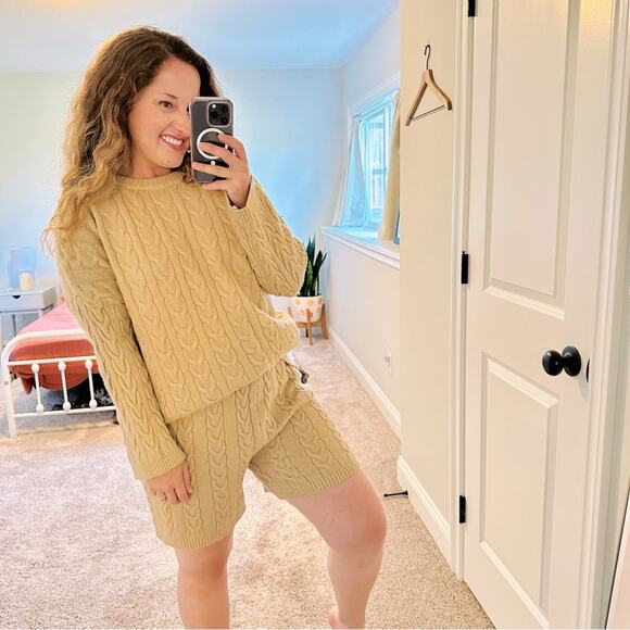 NastyGal Tan Neutral Cable Knit Sweater And Shorts Set Small - Picture 1 of 10